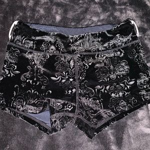 Cali kisses jr small velvet shorts with pattern
